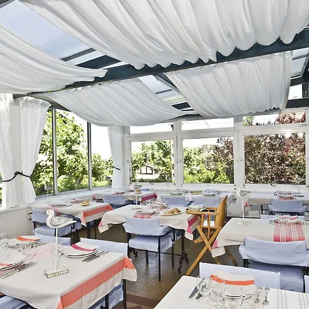 Otel Les Goelands 3*